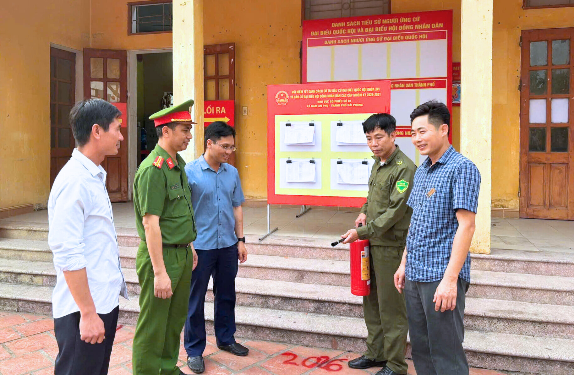 Công an xã Nam An Phụ tăng cường bảo đảm an toàn PCCC tại các điểm bầu cử